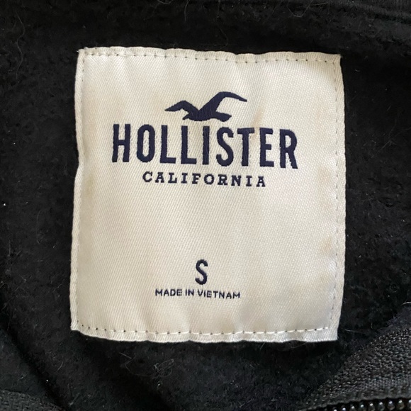 Black Cropped Quarter-Zip | Hollister - Picture 3 of 3